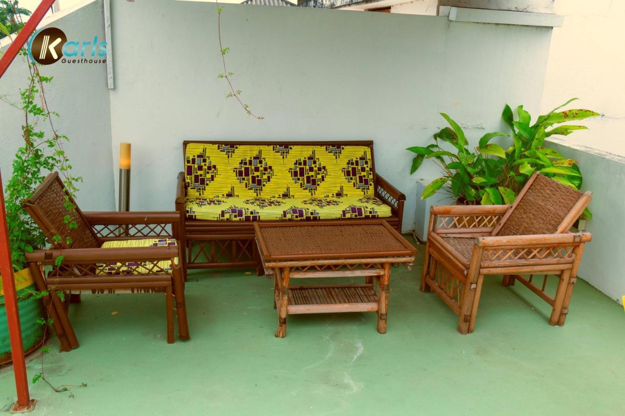 KARLS guesthouse Cotonou Exteriör bild