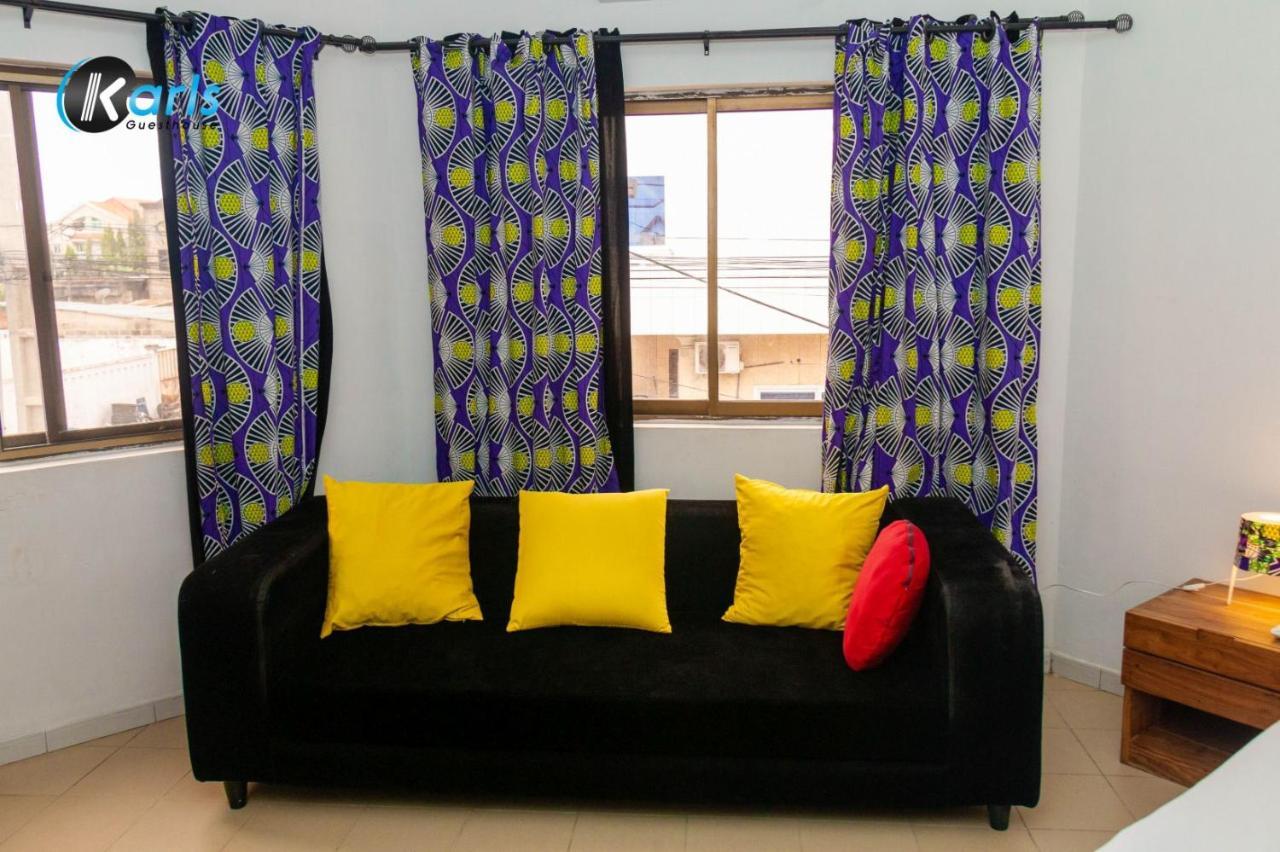 KARLS guesthouse Cotonou Exteriör bild