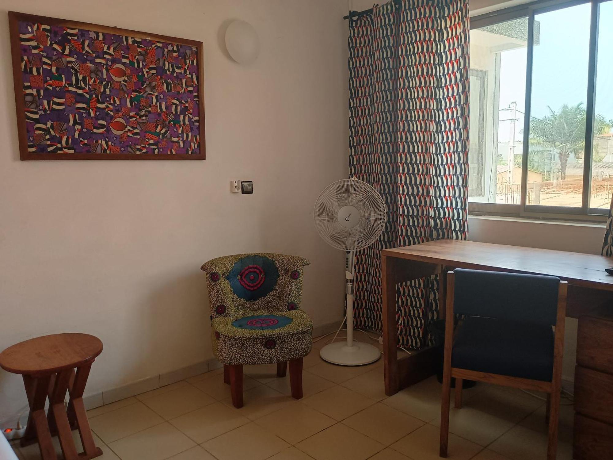 KARLS guesthouse Cotonou Exteriör bild