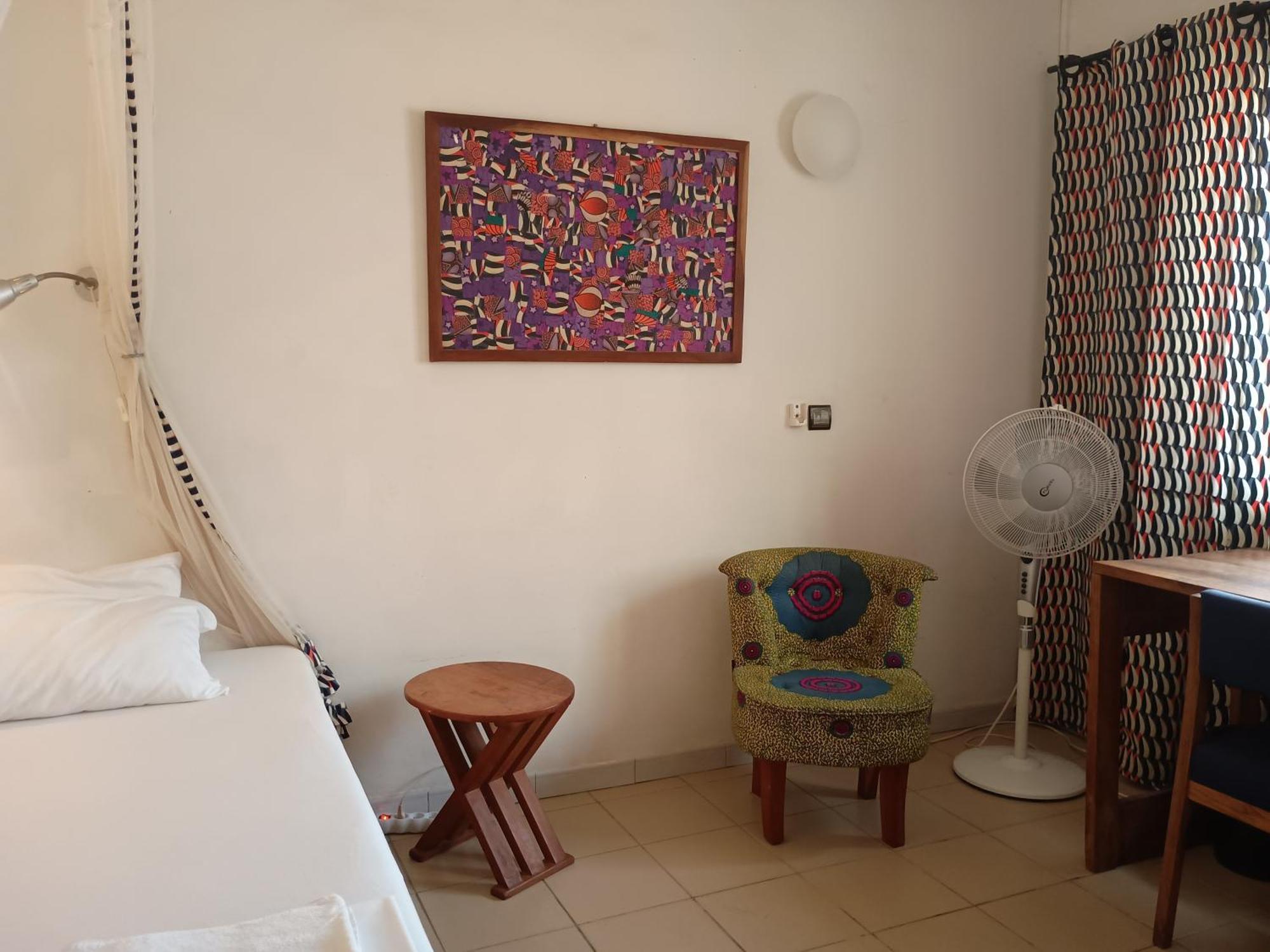 KARLS guesthouse Cotonou Exteriör bild